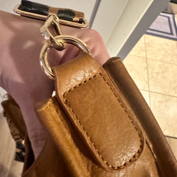 AHDORNED Medium Faux Crossbody Bag - Picture 6 of 11